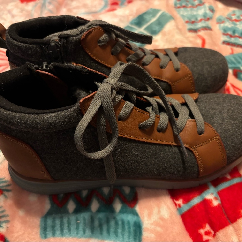 Propet Gray and Brown Lace Up Boots Travelfit bootie.